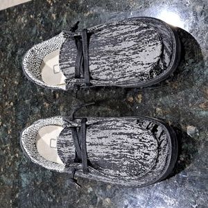 Hey dude (womens size 8) black and grey